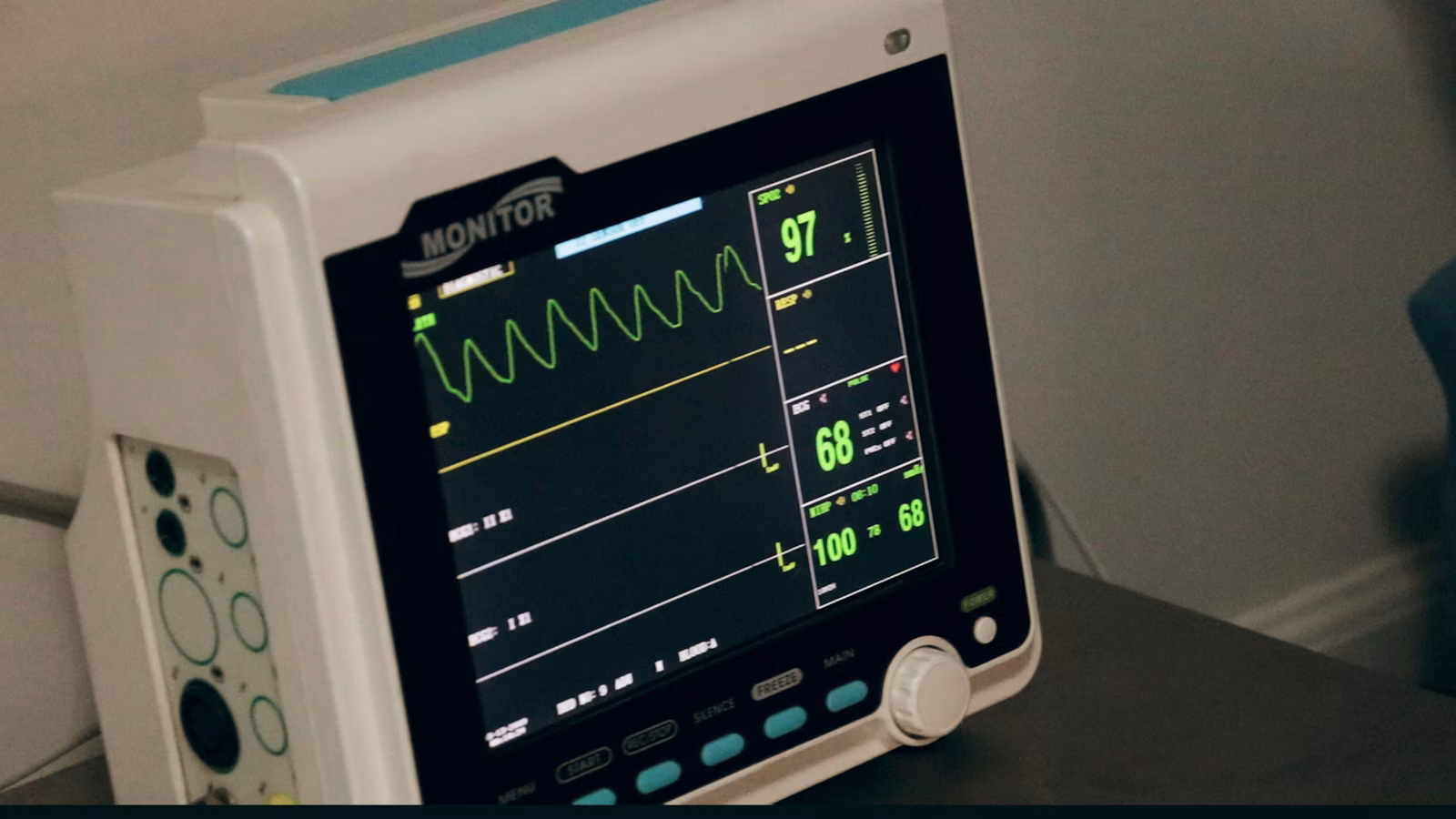 Connected patient monitor representing medical device security risks